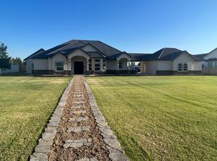 6811 Lindsay Rd, Bakersfield, CA 93313