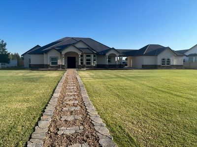 6811 Lindsay Rd, Bakersfield, CA, 93313