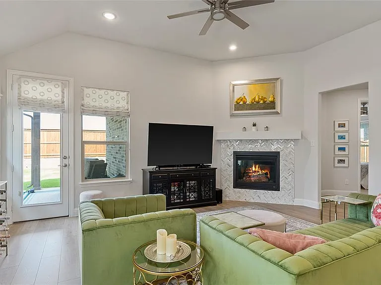 3908 Starlight Creek Dr — Photo 8
