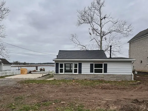 1075 Chapman Lake Dr, Warsaw, IN 46582