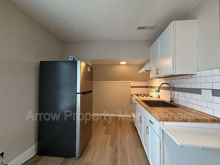 136 N 27th St #2 — Photo 1