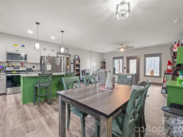 7124 Old Hickory Ln, Crouse, NC 28033