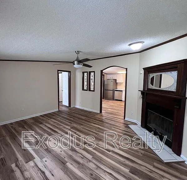 983 Heritage Way #1 — Photo 2