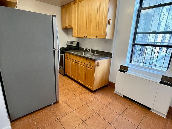 3rd image of 2335 Broadway APT 1H
