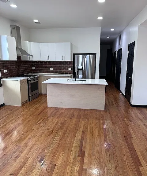 1916 S Loomis St #1F — Photo 2