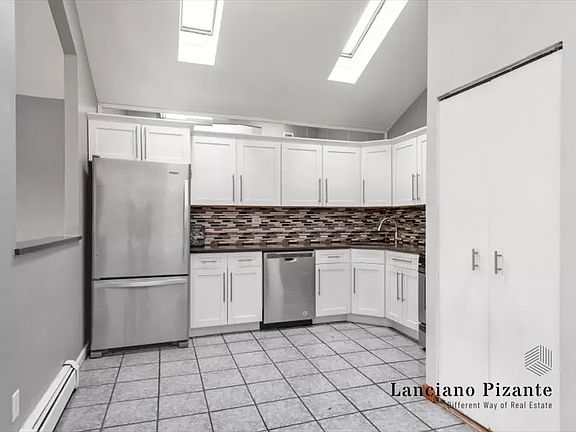 4th image of 15119 78th St #203