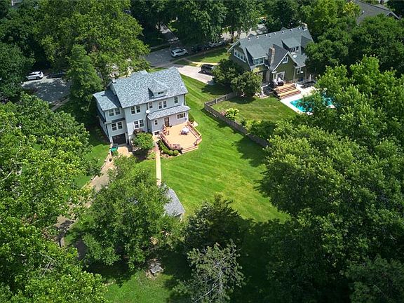 3rd image of 204 Spencer Rd