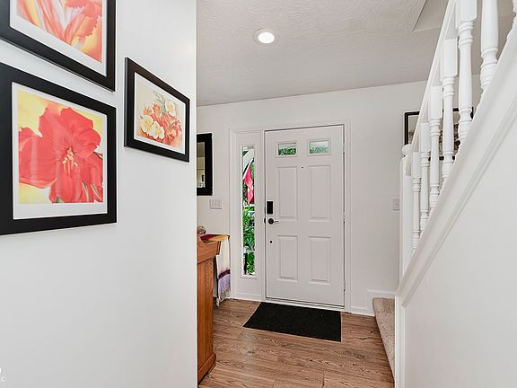 3rd image of 19425 Amber Way