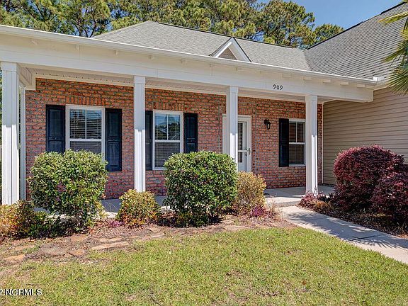 3rd image of 909 Kiwi Ln