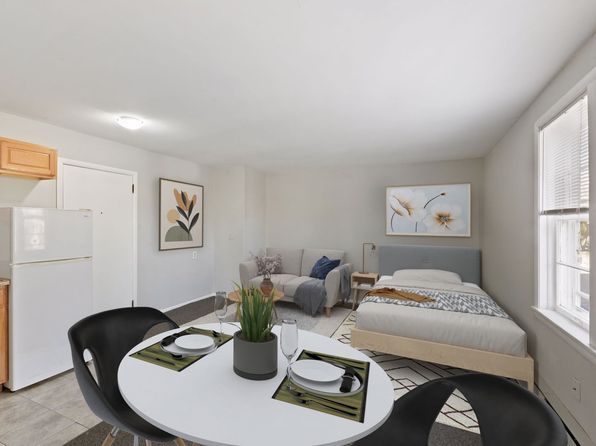200 1st St APT 3
