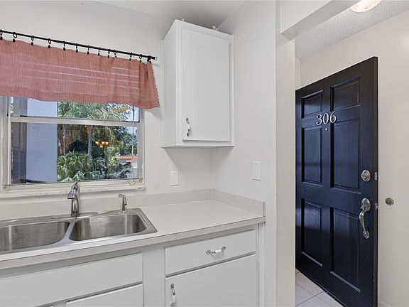 5th image of 200 EL CAMINO DRIVE #306