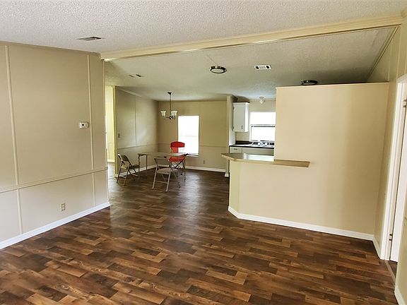 2nd image of 4752 Avenue D