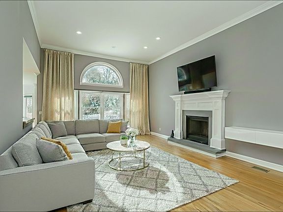 5th image of 50 Corbett Dr