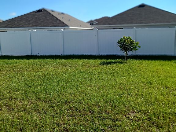 3rd image of 4052 Autumn Rd