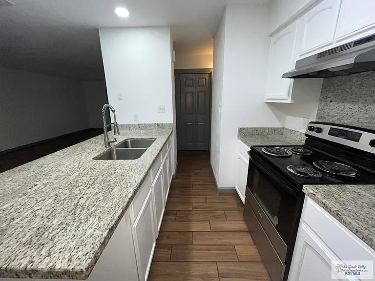 2906 Treasure Hills Blvd #C — Photo 15