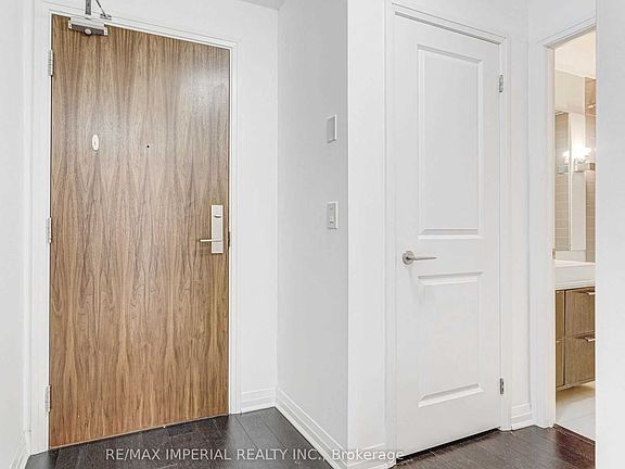 3rd image of 8 Mercer St #317