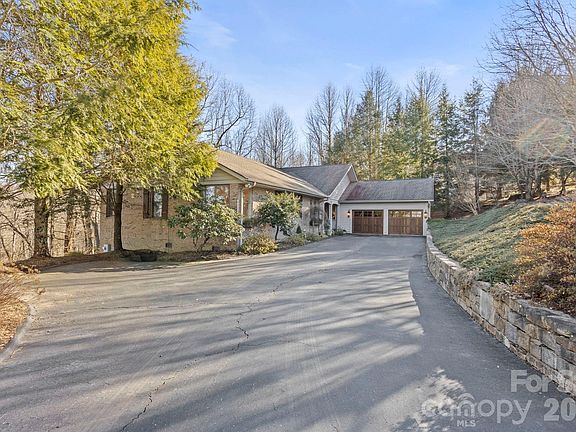 3rd image of 103 Bellshire Dr