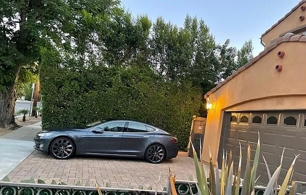 1st image of 4607 Gloria Ave