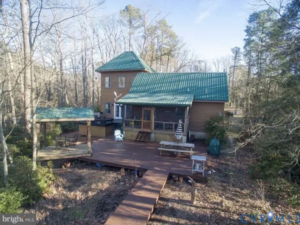 1st image of 450 Newtown Rd