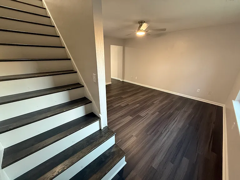 6209 Geneva Way #B — Photo 13
