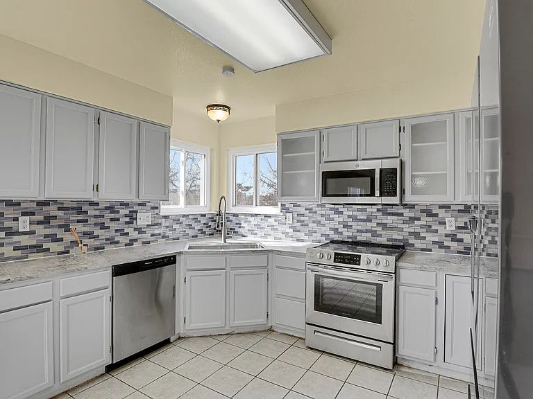 2585 S Truckee Way — Photo 10