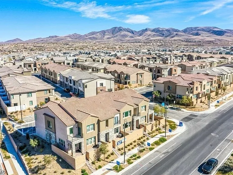 2498 Indigo Mountain St — Photo 33