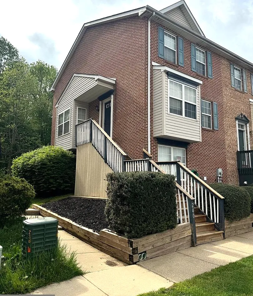 2 bed, 1328 sqft, $1,990 — Photo 1
