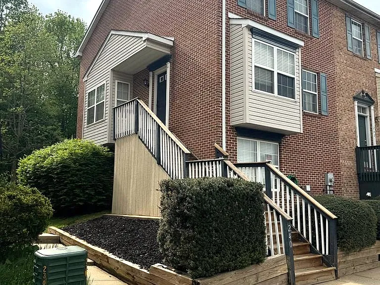 240 Mike Dr — Photo 1