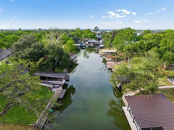 5th image of 119 Robin Roads