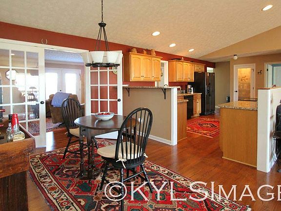 5th image of 475 Bradford Ln