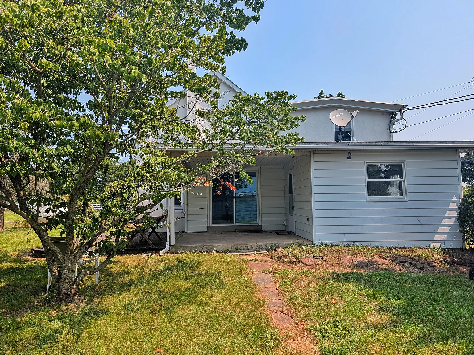 5 bed, 2416 sqft, $2,500 — Photo 4