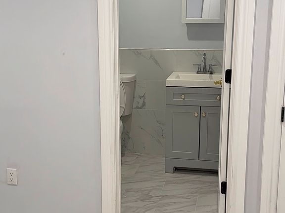 3rd image of 442 Fountain Ave #1B