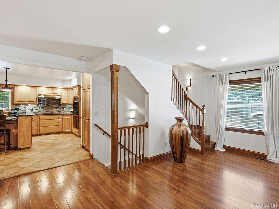 1010 Genesee Dr, photo 29