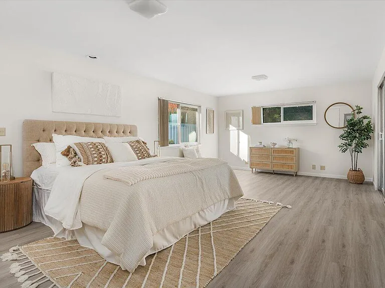 2110 Monterey St — Photo 3