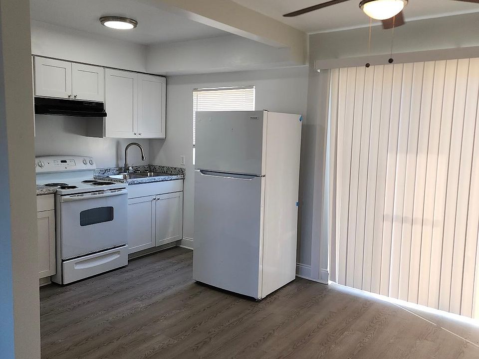 2nd image of 2411 Bahama Dr #F