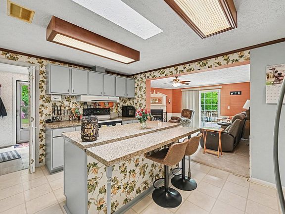 5th image of 358 Dewar St