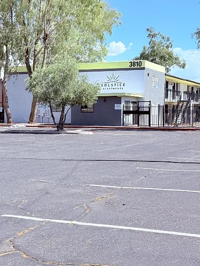 3810 E Monte Vista Dr — Photo 2