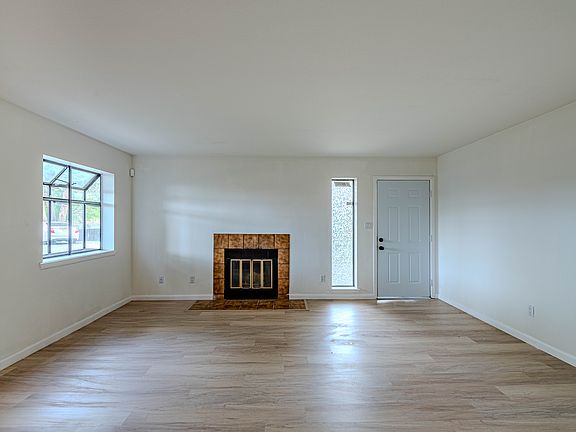 4th image of 5959 McKinney Dr NE