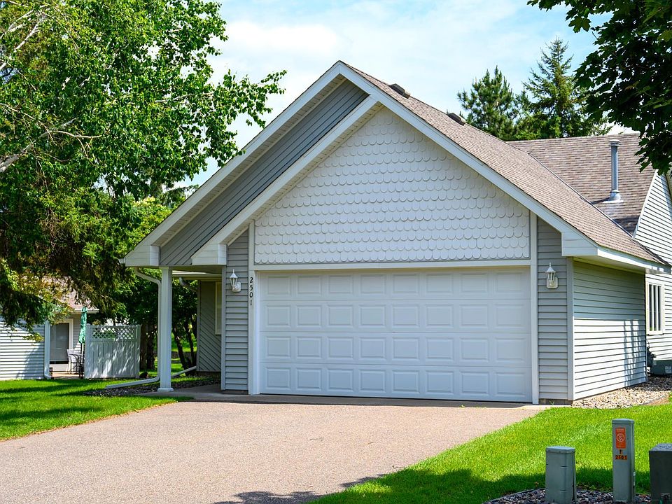1st image of 2501 Woodridge Ln