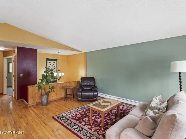 3141 Kenwood Cir, Anchorage, AK 99504