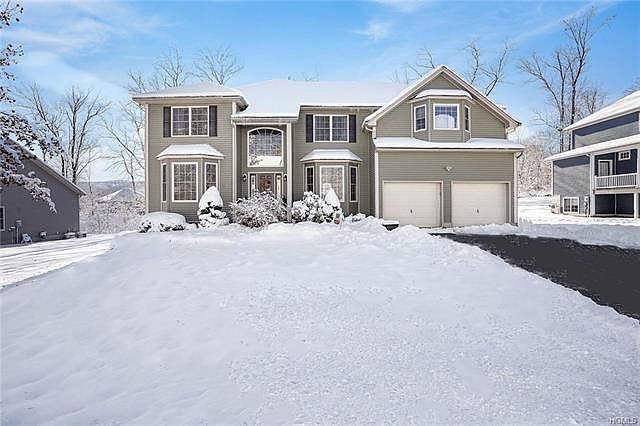 1st image of 108 Winding Brook Ct