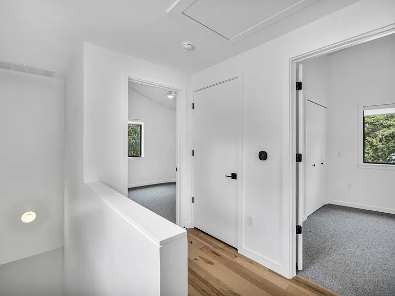 2403 Wilson St — Photo 11