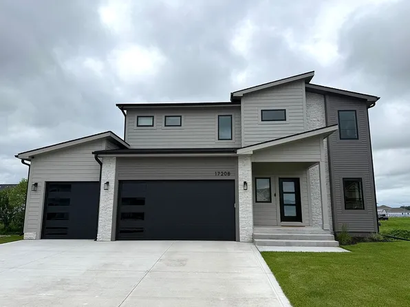 17208 Brookview Dr, Waukee, IA 50263