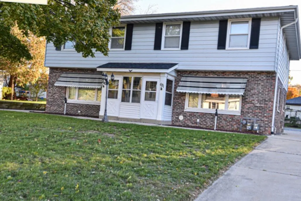 617 Ostergaard Ave — Photo 1