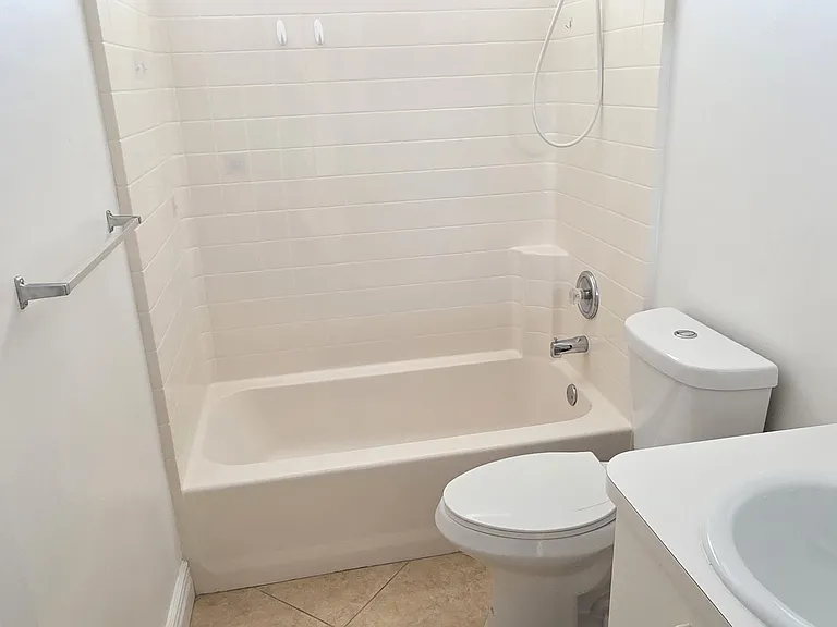 6448 NW Colgate St — Photo 17