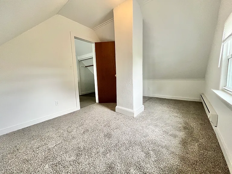 Rose Ave — Photo 9