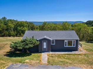 5781 Timber Ridge Rd, Berkeley Springs, WV 25411