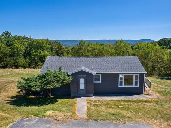 5781 Timber Ridge Rd, Berkeley Springs, WV 25411