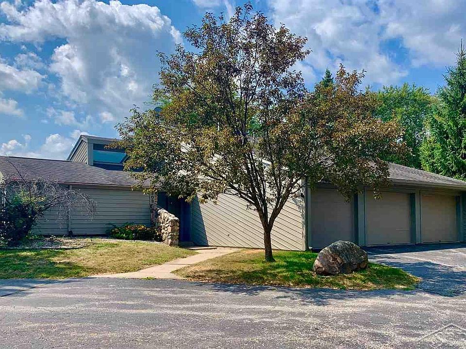 1st image of 303 Mayflower Dr