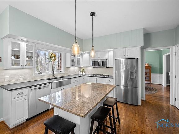 5th image of 26281 Carrington Blvd
